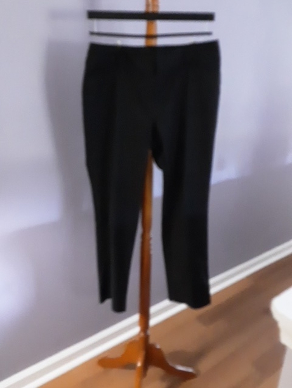 White House Black Market Slim Ankle Ladies Black Pants Size 10R.